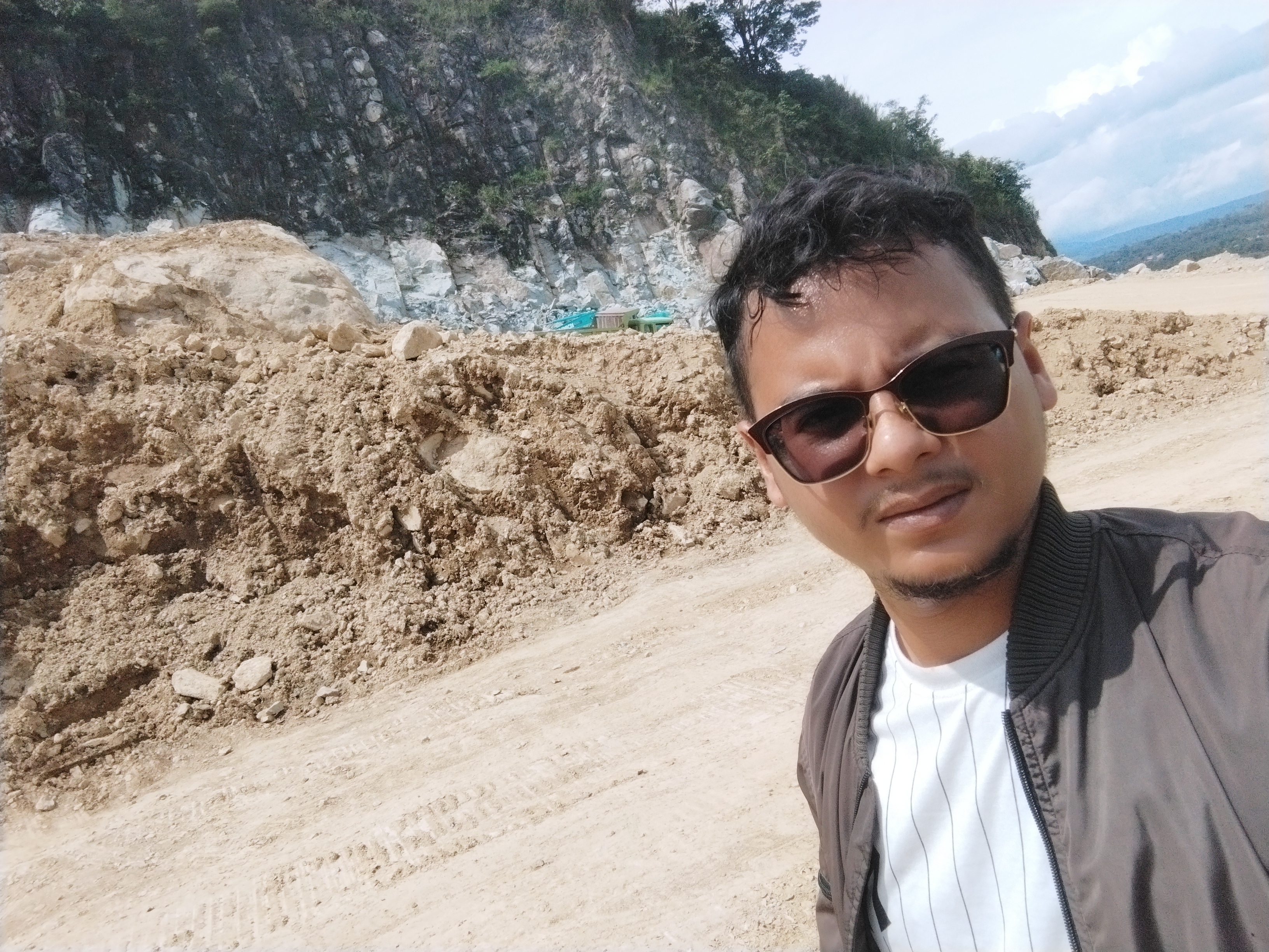 Tentang SupplierMaterialAlamPWK.com